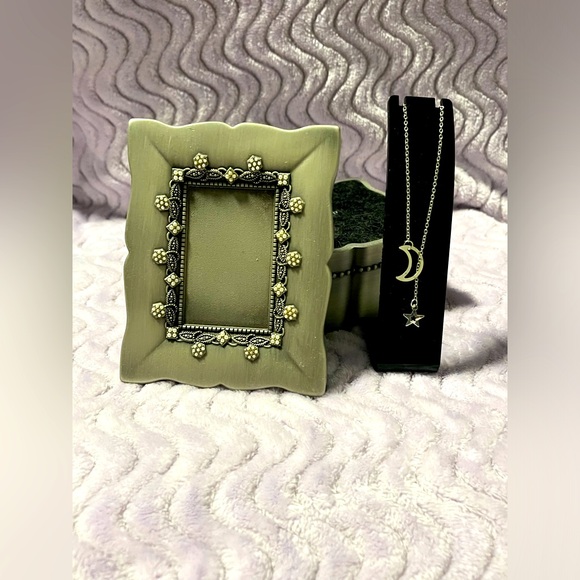 💍3/$10💍Moon and Star Lariat Necklace - Picture 3 of 8